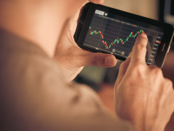 The Best 3 Stock Market Apps to Download This Year