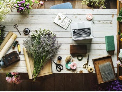 How to Start a Side Hustle From Home as a Floral Designer